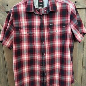 Wrangler Men's Black and Red Plaid Button Down Shirt